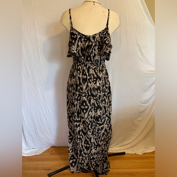 Spaghetti strap ruffle bodice maxi dress - Picture 2 of 4